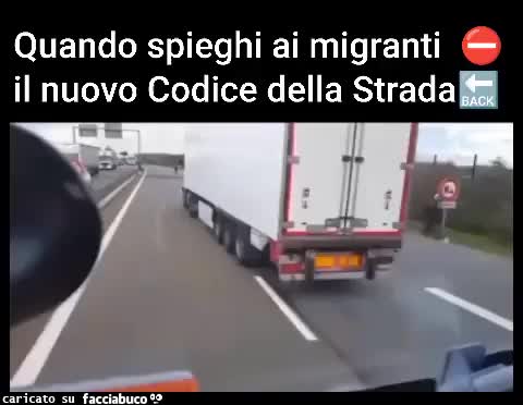 Migranti imparano il Codice Stradale